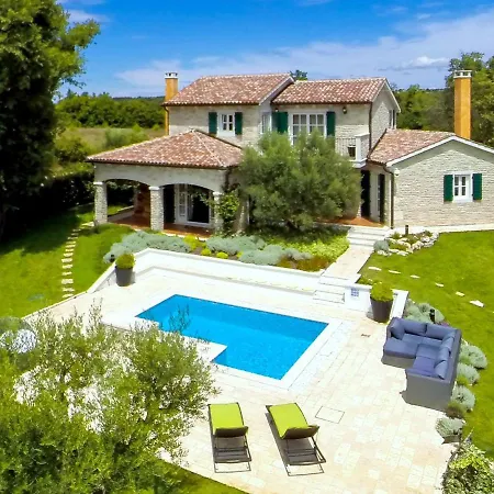 Villa Lush With Artistic Interiors Pool Baderna