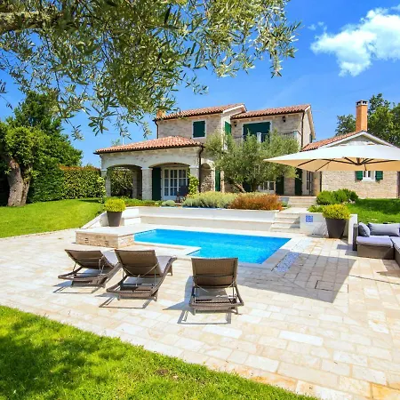 Villa Lush With Artistic Interiors Pool *