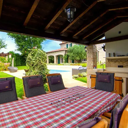 Lush With Artistic Interiors Pool Villa *
