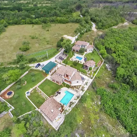 Villa Lush With Artistic Interiors Pool Baderna