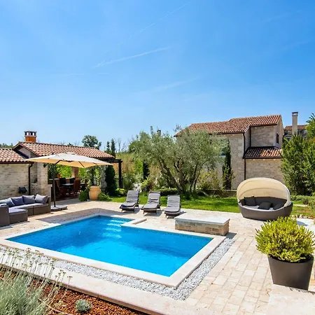 In With Private Pool Вилла