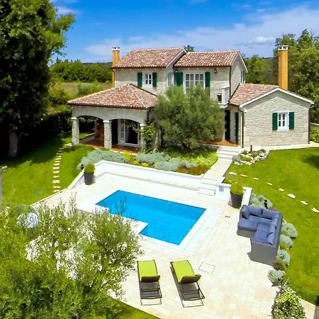 Вилла In With Private Pool *