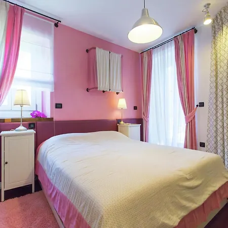 In With Private Pool Вилла Бадерна