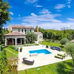 In With Private Pool * Baderna