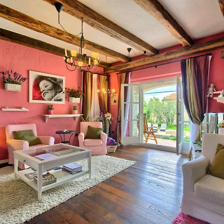 Villa Lush With Artistic Interiors Pool Baderna