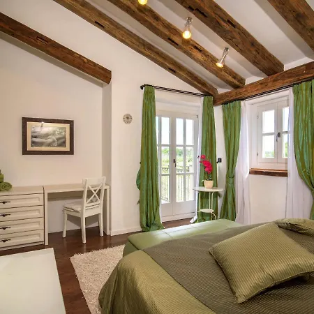Lush With Artistic Interiors Pool * Baderna