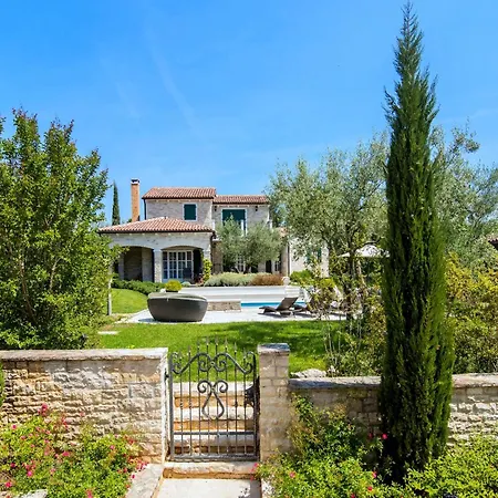 In With Private Pool Baderna