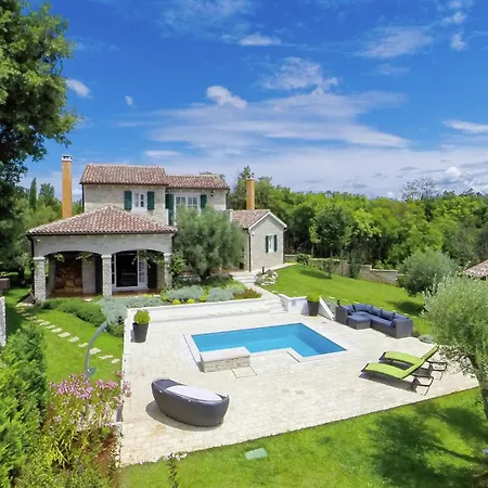 Villa In With Private Pool