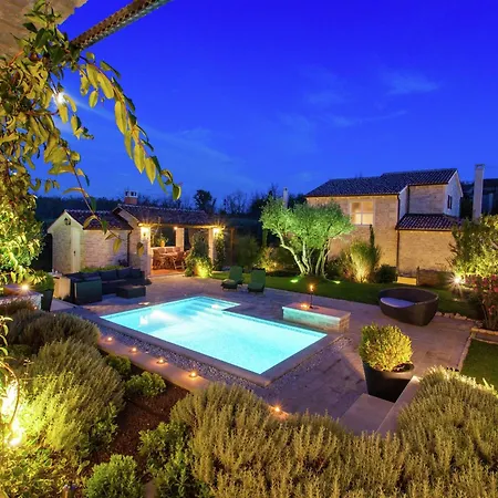 Villa In With Private Pool Baderna