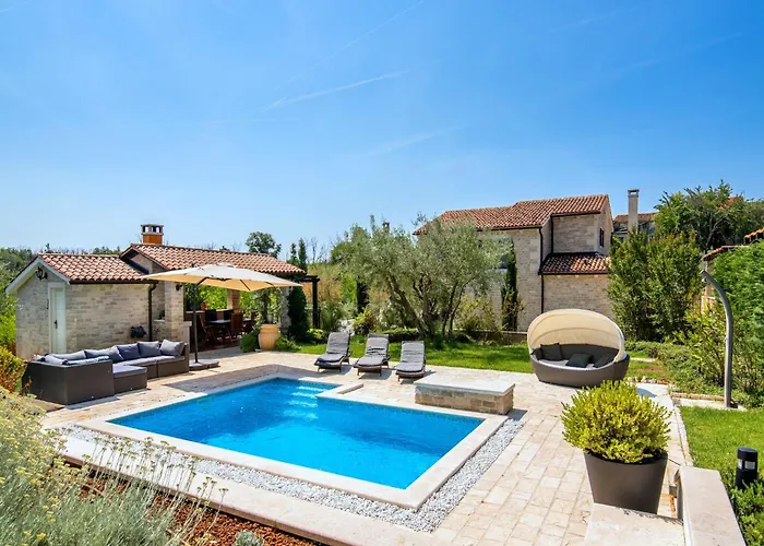 In With Private Pool Βίλα