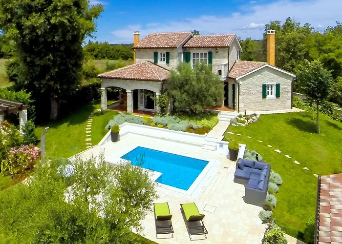 Βίλα In With Private Pool *